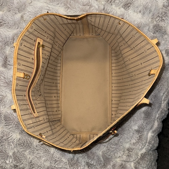 SOLD- Louis Vuitton Neverfull GM - Picture 10 of 16